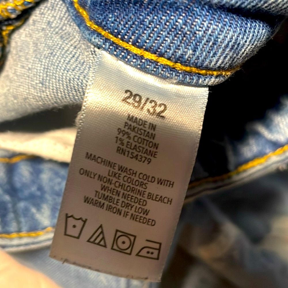 AÉROPOSTALE jeans, slim, 29 by 30 ripped. Good condition, torn lightly. - Picture 5 of 6